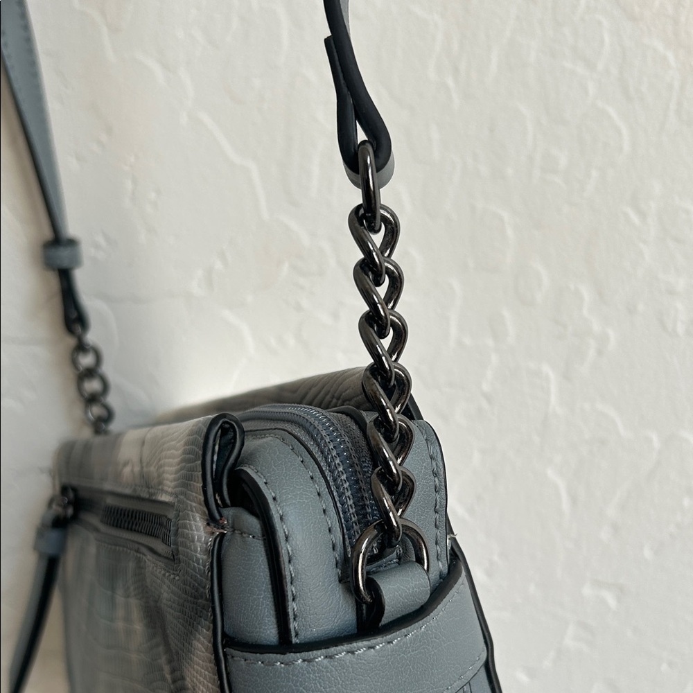 Simply Vera by Vera Wang Blue Gray Snakeskin Patterned Sintra Crossbody Bag - Picture 4 of 10